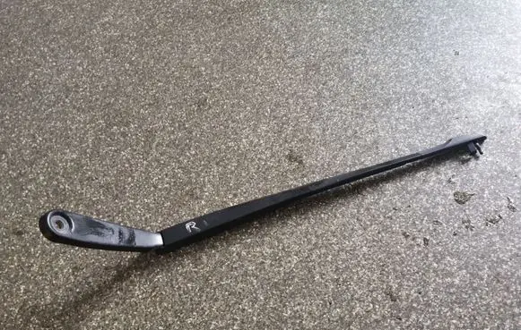 BMW 7 F01 F02 F03 F04 Front wiper blade arm