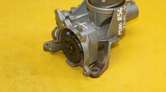 Mini One - Cooper Coupe R56 Oil pump V757601280