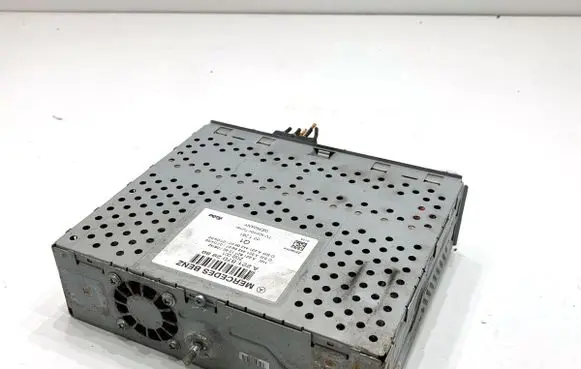 Mercedes-Benz S W221 Radio/CD/DVD/GPS head unit A2218702989