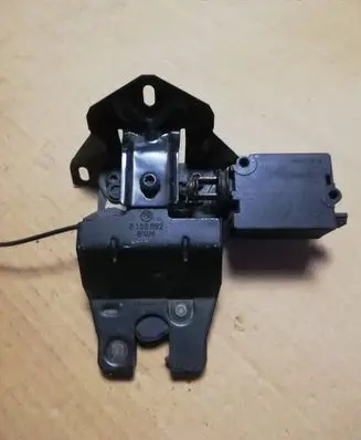 BMW 5 E39 Tailgate/trunk/boot lock/catch/latch 8168892