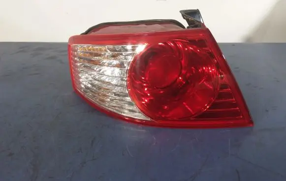 KIA Opirus Rear/tail lights B50418