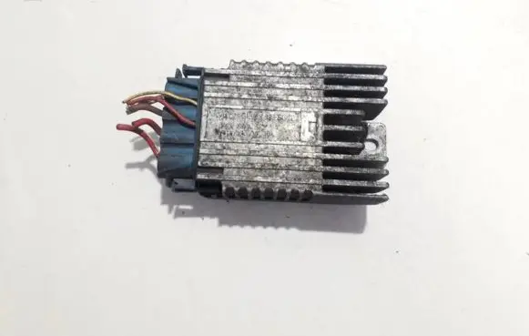 Mercedes-Benz A W168 Coolant fan relay a0235456832