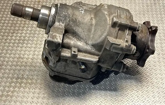 Gearbox transfer box case