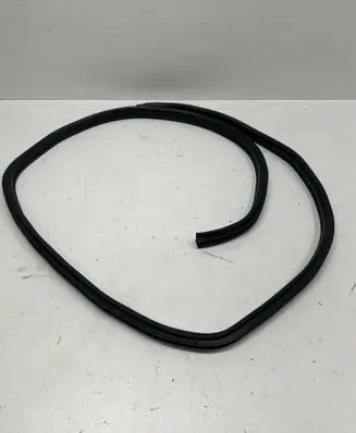Nissan Note (E12) Rear door rubber seal (on body) 