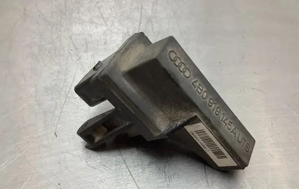Audi A3 S3 8P Aerial antenna amplifier 4B0919145A 060201125917