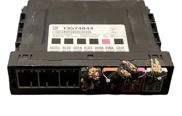Opel Insignia A Fuse module 13574844