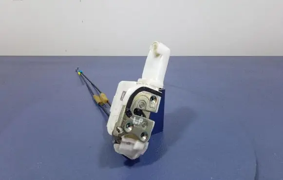 Mitsubishi ASX Front door lock 