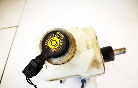 Land Rover Range Rover Sport L320 Brake fluid reservoir 74471269c 74471269-c