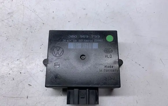 Volkswagen PASSAT B5 Gateway control module 3B0959799 5DK00754400