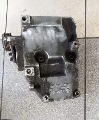 Audi A4 S4 B6 8E 8H A/C compressor mount bracket 038260885C