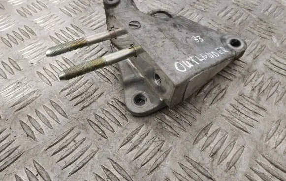 Mitsubishi Outlander Engine mounting bracket