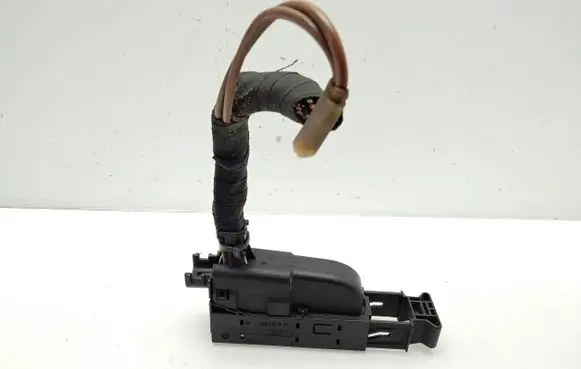 Mercedes-Benz CLS C219 ABS module connector plug 2115450883 0465451828