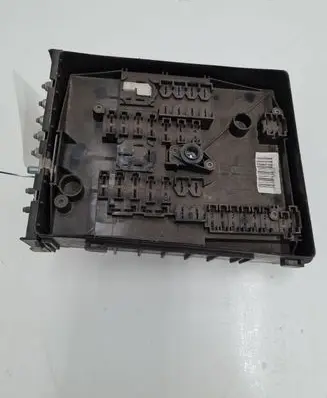 Audi A3 S3 8P Fuse module 1K0937125