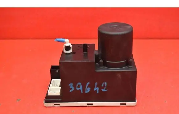 Audi A3 S3 8L Central locking vacuum pump 8D0862257