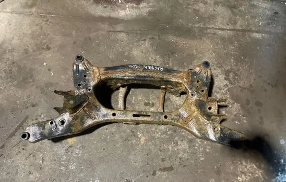 Nissan Qashqai+2 Rear subframe 