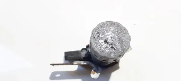 Honda Civic Brake fluid reservoir 