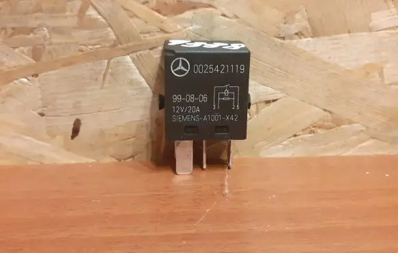 Mercedes-Benz C W202 Other relay A0025421119 1338