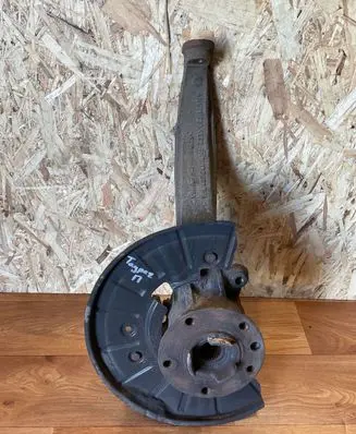Volkswagen Touareg II Front wheel hub 7P6407246A