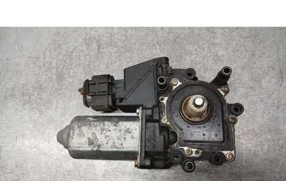 Audi A3 S3 8L Front door window regulator motor 