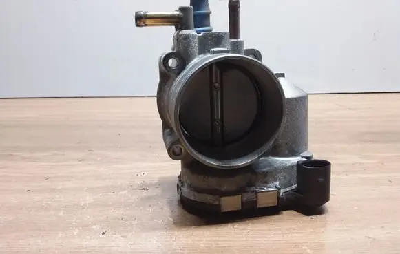 Audi A6 S6 C5 4B Throttle valve 078133062B