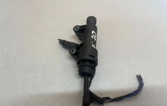 BMW 1 F20 F21 Clutch slave cylinder 8879477 13670610