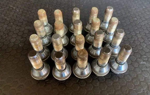 Volvo XC60 Nuts/bolts 