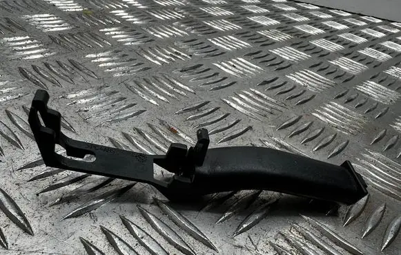 Skoda Octavia Mk2 (1Z) Rearview mirror trim 1Z0857593A