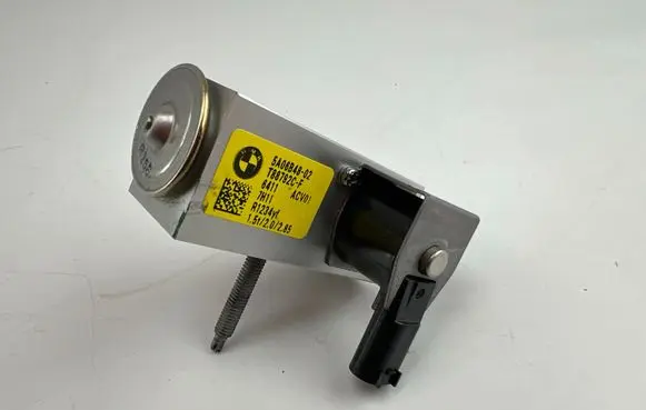 BMW iX1 Air conditioning (A/C) expansion valve 5A06B48 R1234W T88792CF