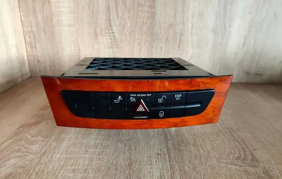 Mercedes-Benz E W211 Hazard light switch 16107250001