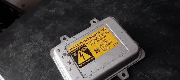 Peugeot 407 Headlight ballast module Xenon 5DV009000
