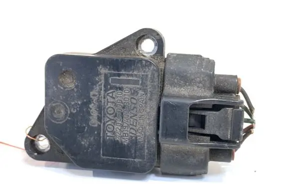 Toyota Avensis T250 Mass air flow meter 22204-0J010