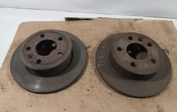 Volkswagen Transporter - Caravelle T4 Front brake disc