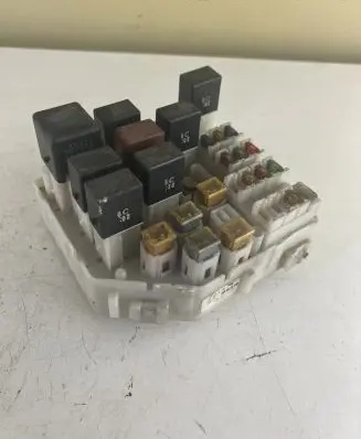 Toyota RAV 4 (XA20) Fuse module