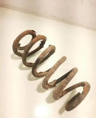 Toyota Avensis T270 Rear coil spring