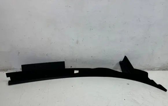 Land Rover Discovery 5 Bonnet wind deflector HY3216N741A