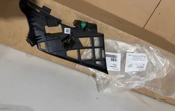Polestar 2 Front bumper mounting bracket 31663663