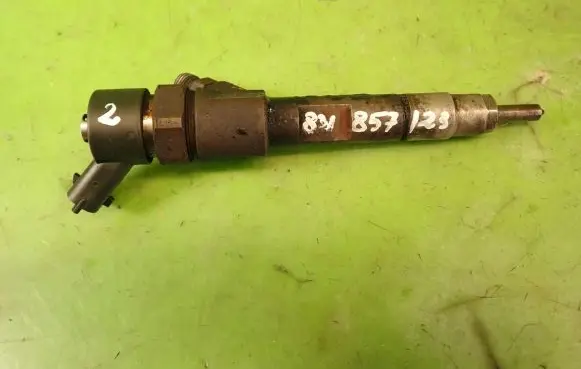Volvo S40, V40 Fuel injector
