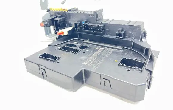 Mercedes-Benz C W204 Fuse module 2049000902 2045458732