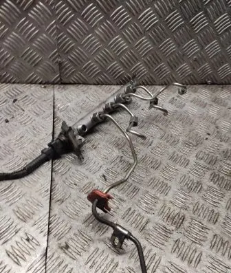 Opel Vivaro Fuel main line pipe