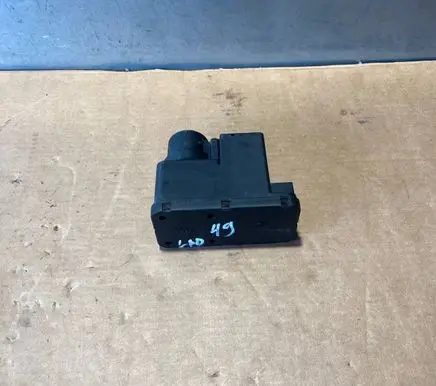 Mercedes-Benz C W202 Central locking vacuum pump 2028001948