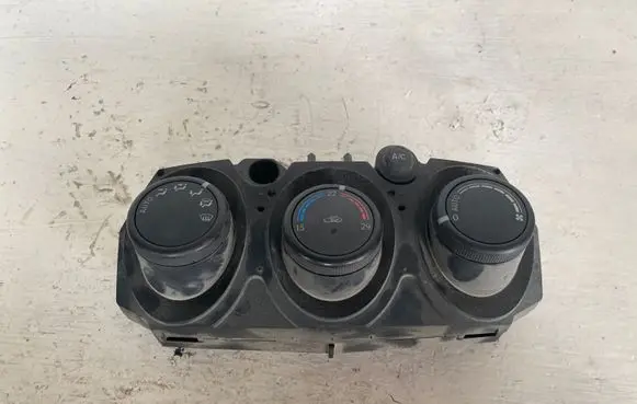 Mazda 2 Climate control unit DF7961190E 8F03A 40113