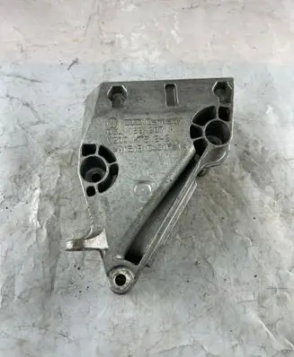 Seat Ibiza IV (6J,6P) Engine mounting bracket 03L199207A