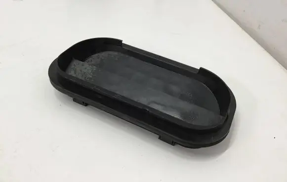Quarter panel pressure vent
