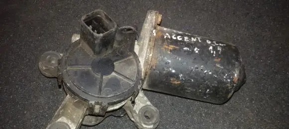 Hyundai Accent Wiper motor