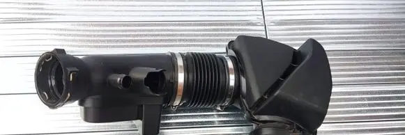 BMW 4 F32 F33 Intake resonator 8601681 10737810 70604239