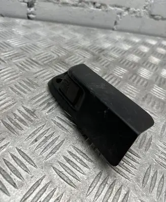 Toyota Prius (XW30) Fuel tank opening switch 