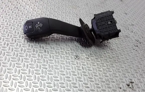 BMW 5 E39 Indicator stalk 8352172