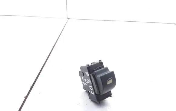 Peugeot 207 CC Electric window control switch 96548606