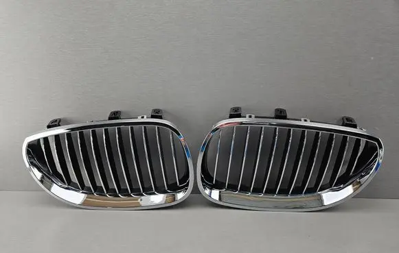 BMW 5 E60 E61 Front bumper upper radiator grill 7027061 7027062 51137027061