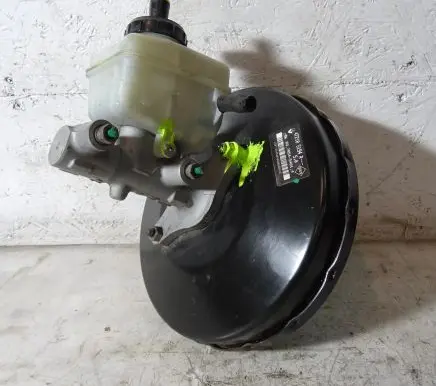 Dacia Sandero Brake booster 472105194R